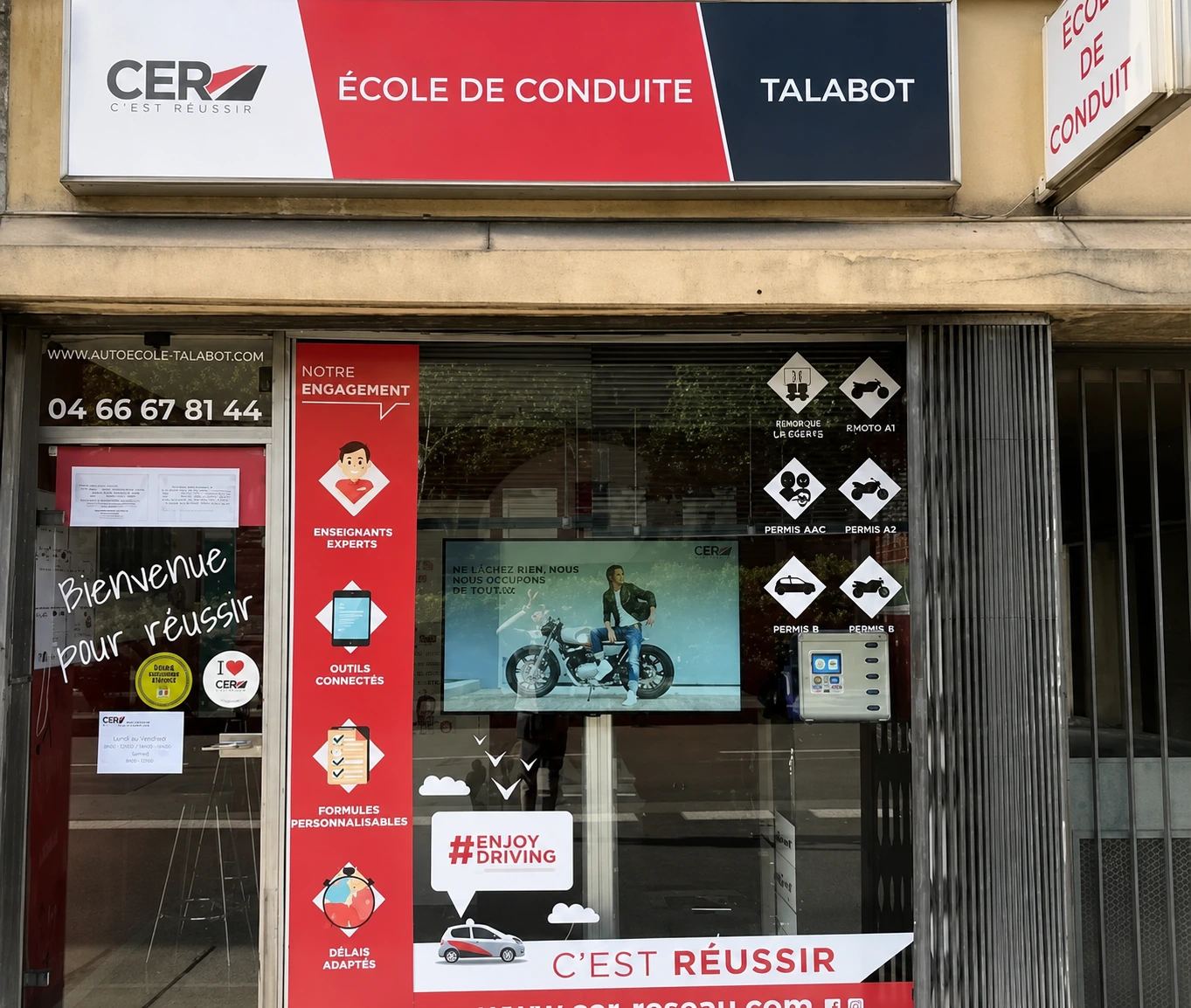 Vitrine auto-école CER Talabot Nîmes Boulevard Talabot